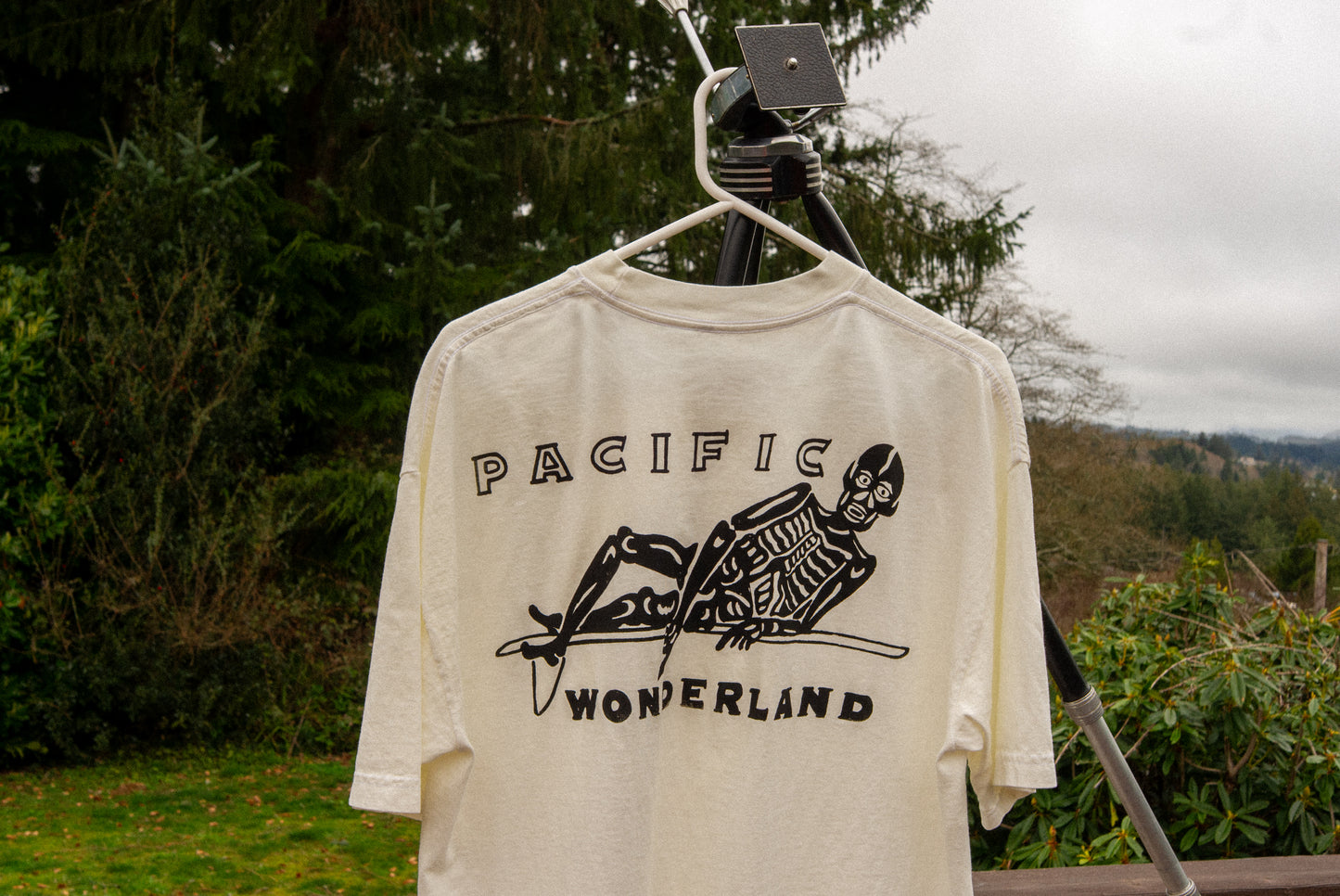 Pacific wonderland/ black on Oakland crème