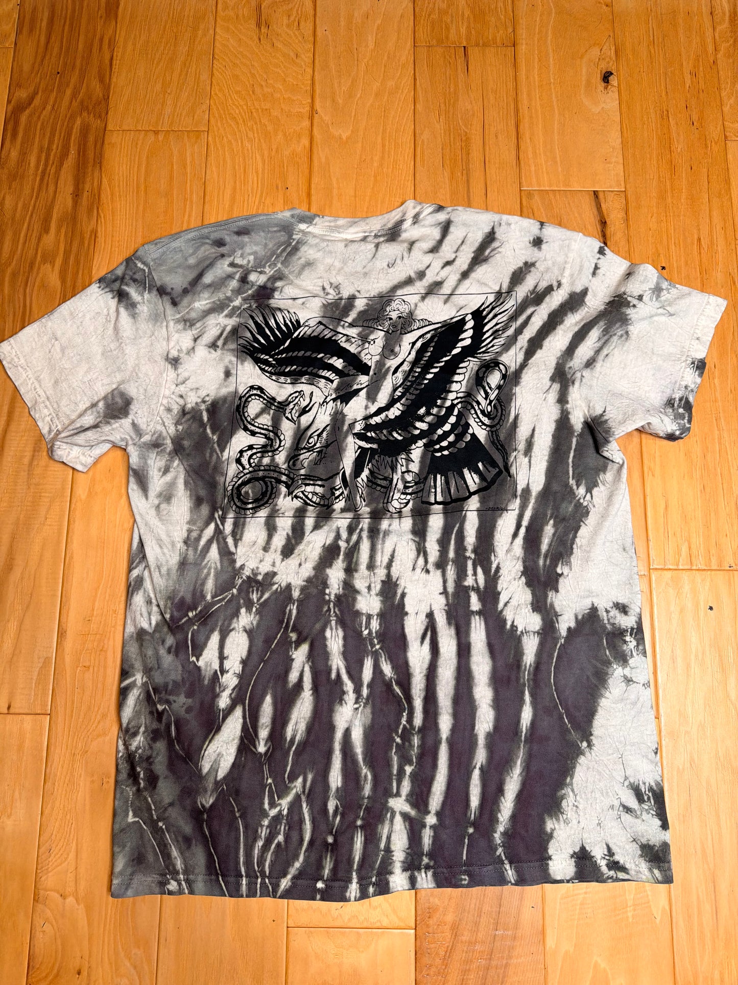 One off águila/ arashi shibori style dye