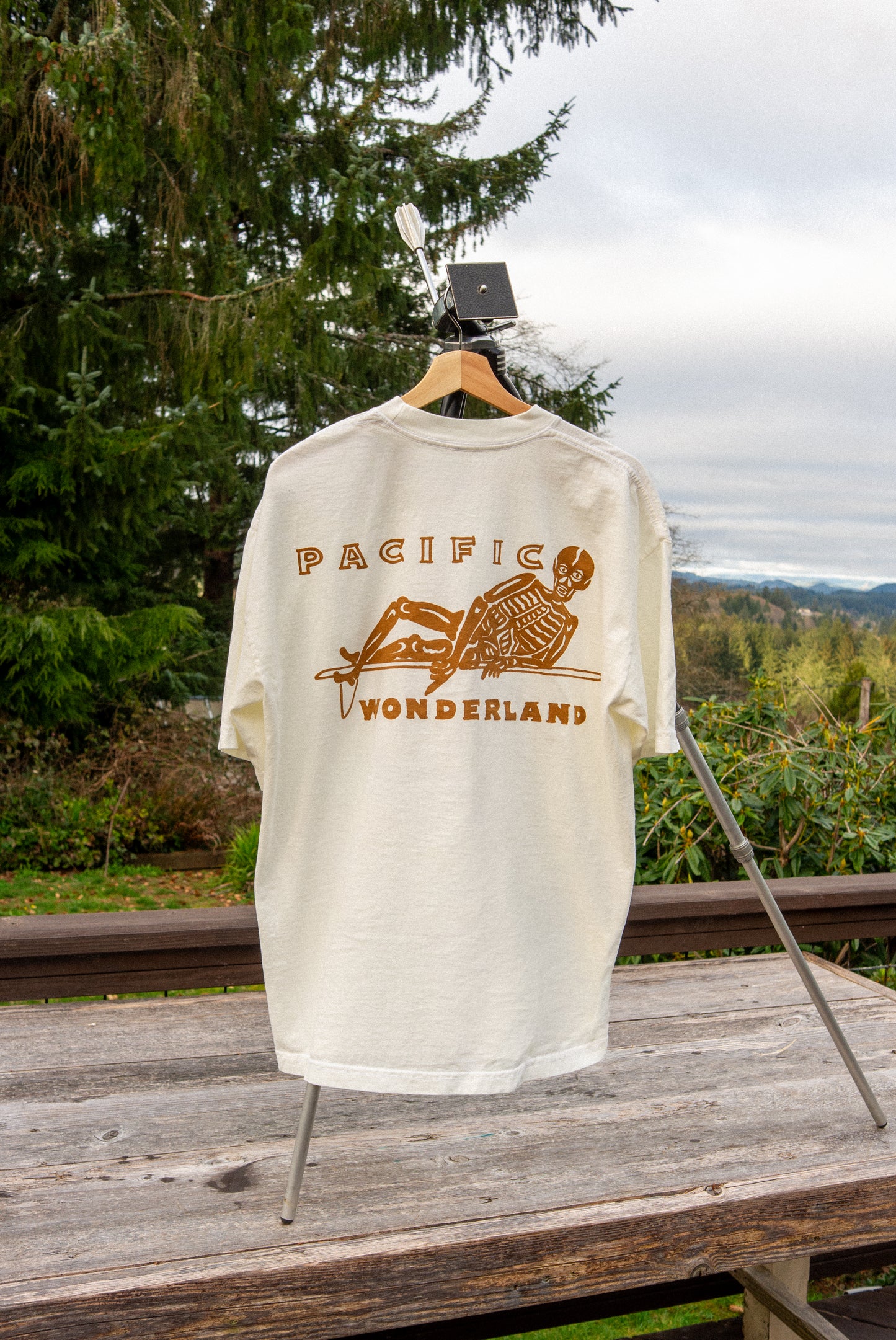 Pacific wonderland/ light brown on Oakland crème